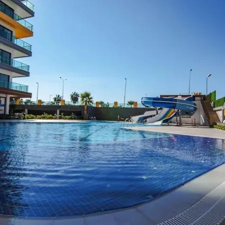Luxurious Apartment With Sea View And Spa Center